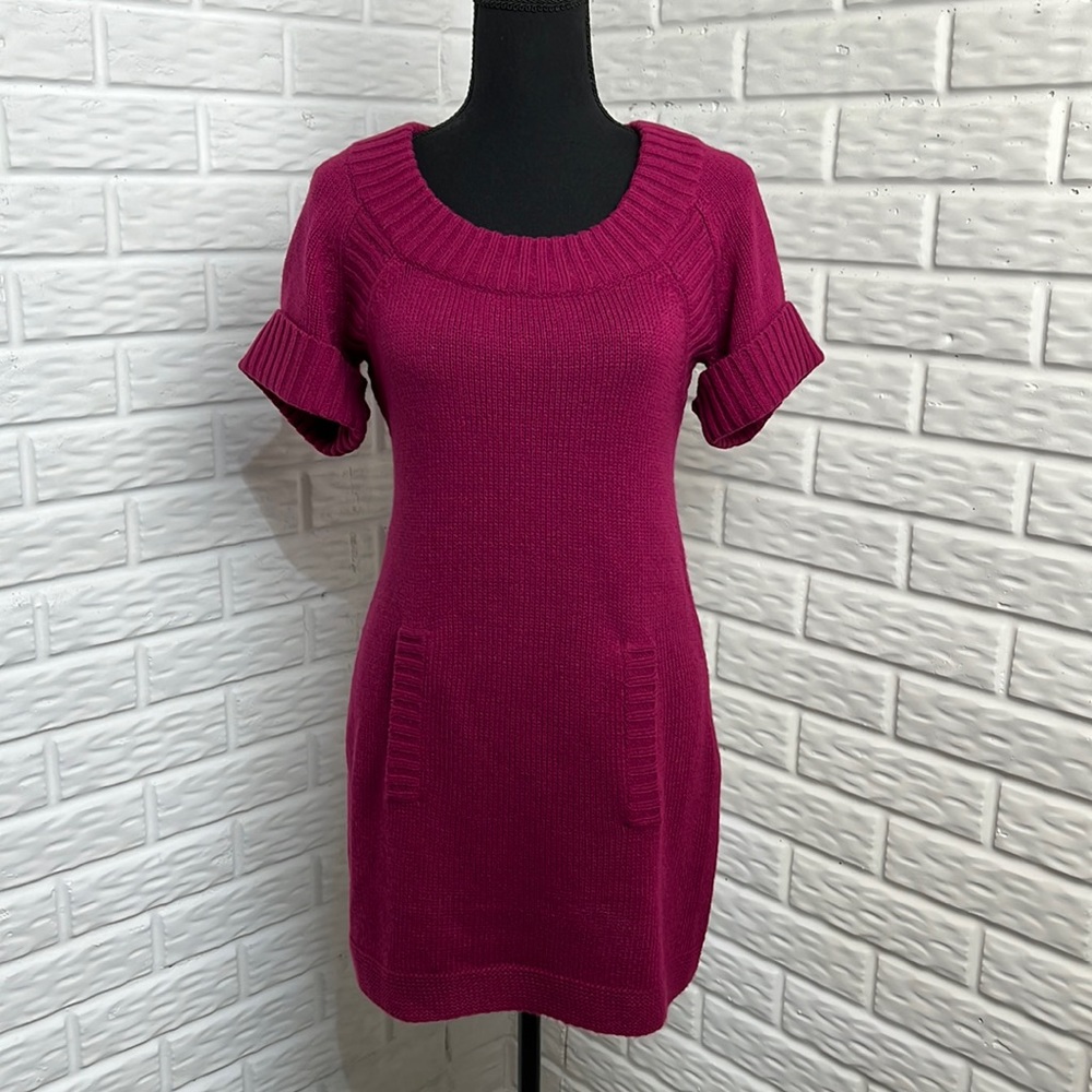 NEW YORK & COMPANY RASPBERRY KNIT SWEATER DRESS TUNIC KANGAROO POCKET SZ SM NWT